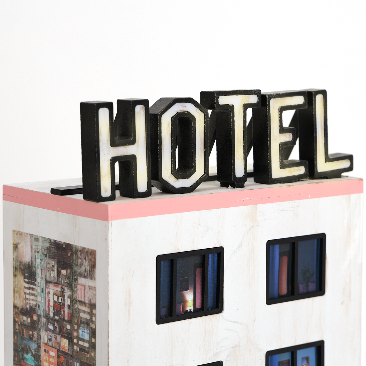 HOTEL VOYEUR