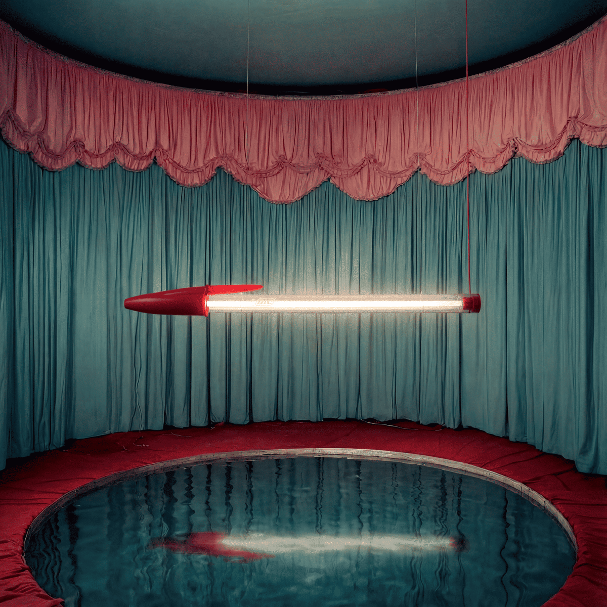 BIC LAMP - RED