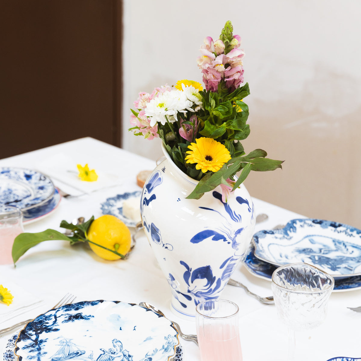 Classics on acid - FLORAL DELFT vase