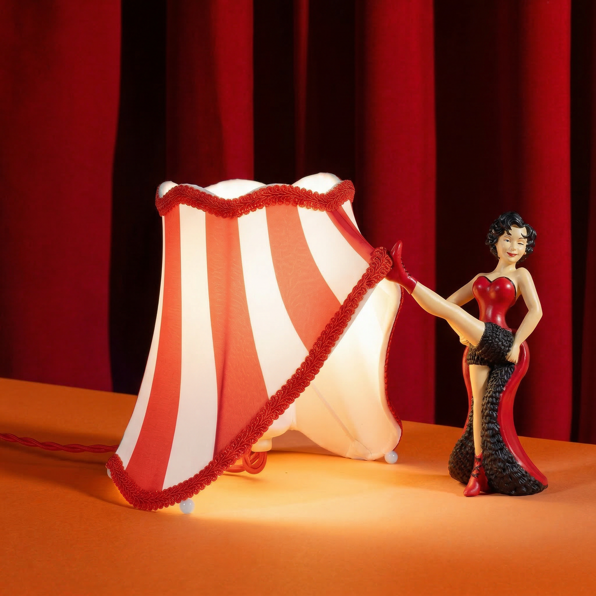 Circus AbatJour Lucy