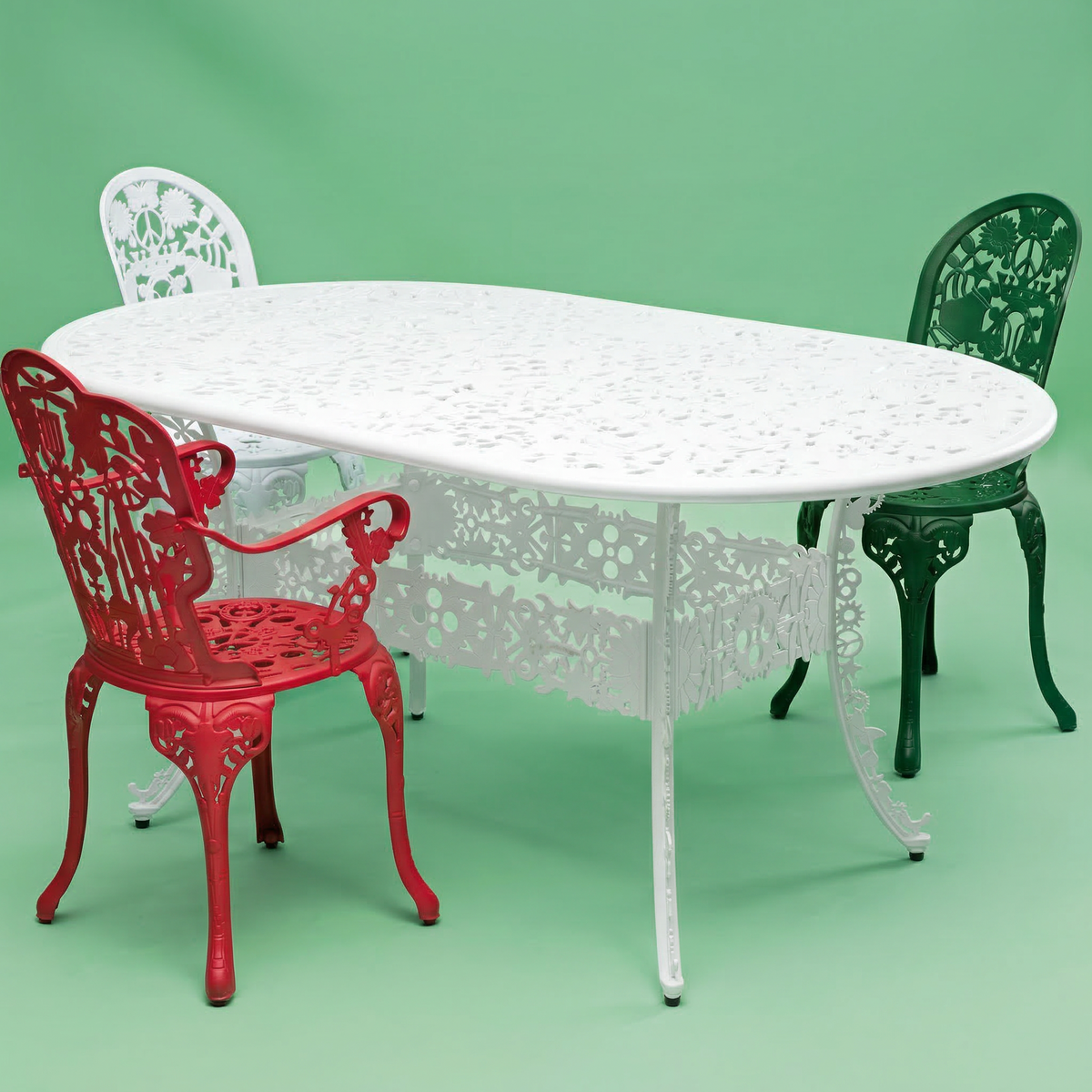 Industry Collection ALUMINIUM OVAL TABLE - WHITE